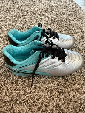 DSG Silver and Teal Indoor Soccer Shoes